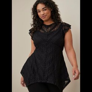 TORRID Babydoll Lace Crew Neck Sharkbite Hem Top